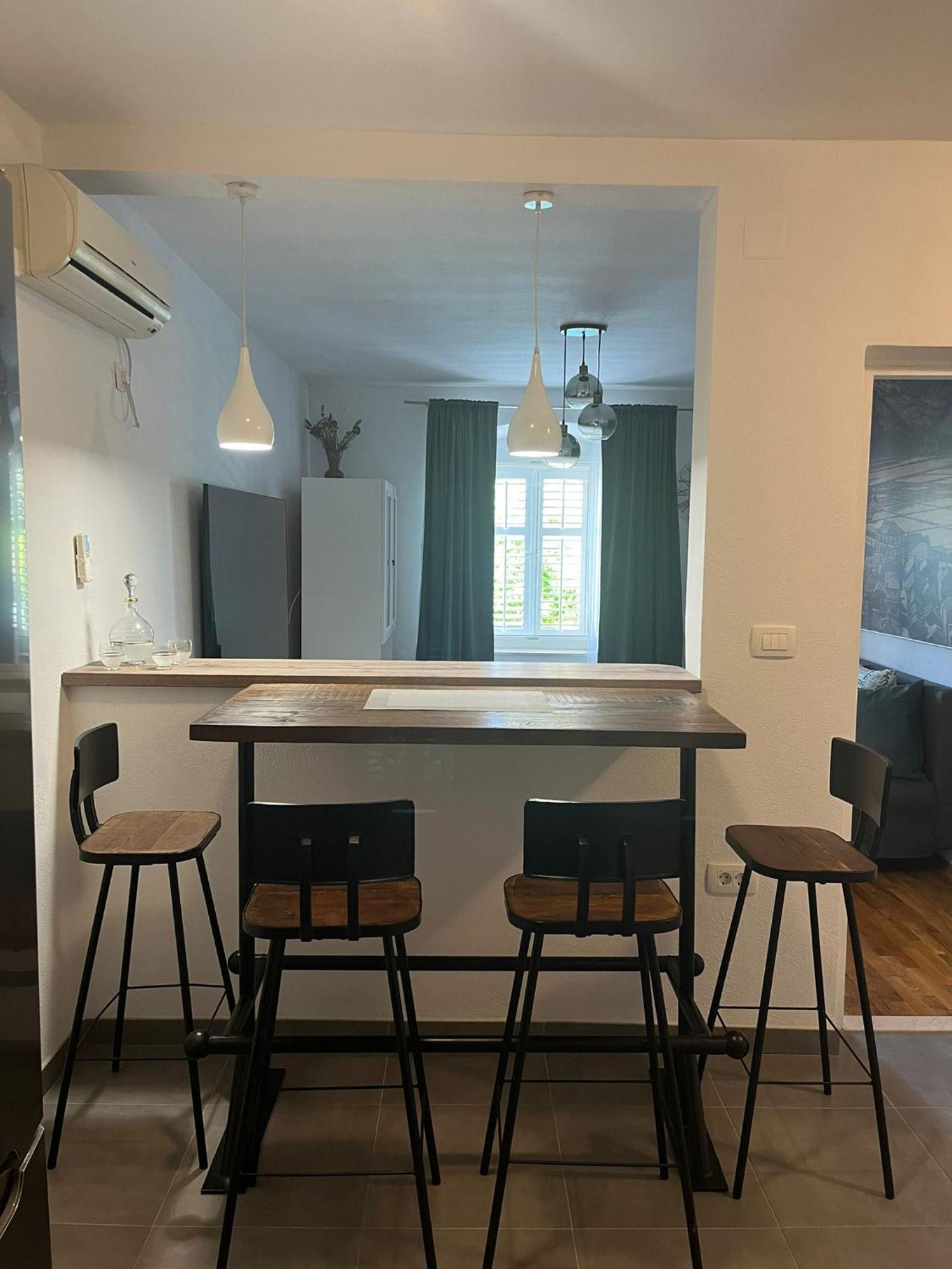 Main Street Apartment Ston Buitenkant foto